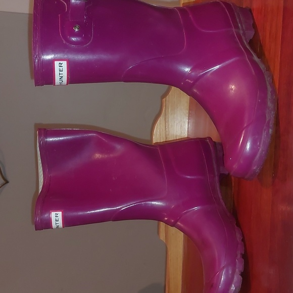 𝑯𝒖𝒏𝒕𝒆𝒓 𝒓𝒂𝒊𝒏 𝒃𝒐𝒐𝒕𝒔. - Picture 3 of 7